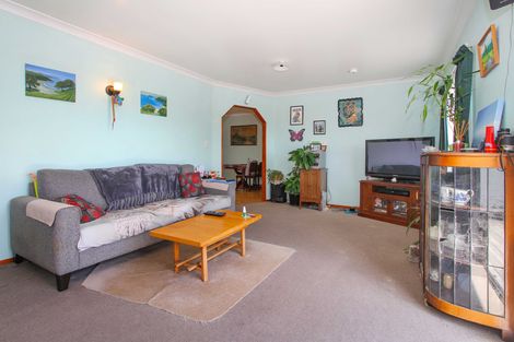 Photo of property in 22 Zingaro Place, Massey, Auckland, 0614
