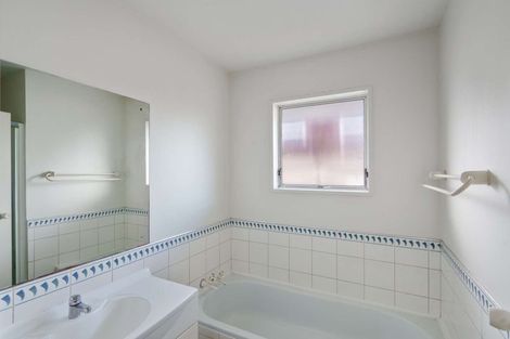 Photo of property in 16 Watson Place, Rangiora, 7400