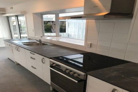 Photo of property in 1/30 Corunna Road, Milford, Auckland, 0620