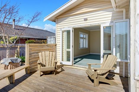 Photo of property in 6 Adrian Grove, Waikanae Beach, Waikanae, 5036