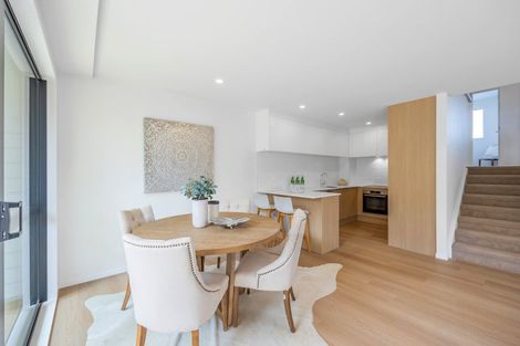 Photo of property in 5/11 Rengarenga Rise, Fairview Heights, Auckland, 0632