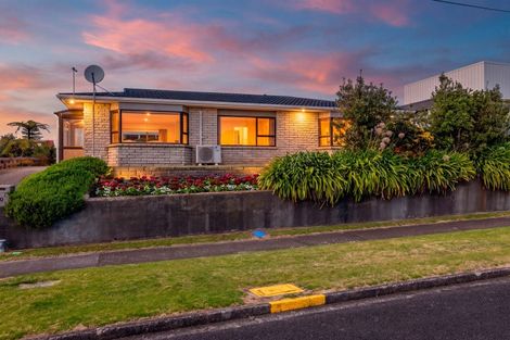 Photo of property in 1/17 Roy Terrace, Moturoa, New Plymouth, 4310
