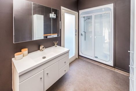 Photo of property in 16 Dickson Crescent, Saint Johns Hill, Whanganui, 4500