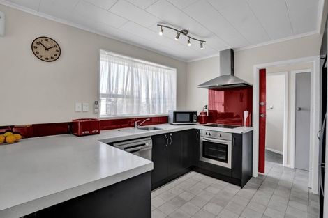 Photo of property in 11 Warkworth Grove, Bell Block, New Plymouth, 4312