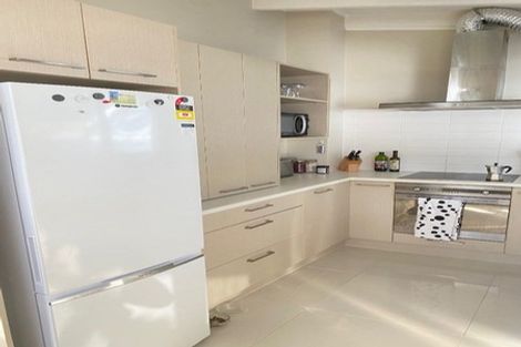 Photo of property in 7 Porter Avenue, Te Atatu South, Auckland, 0610