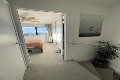 Photo of property in 5/35 Garadice Road, Rothesay Bay, Auckland, 0630