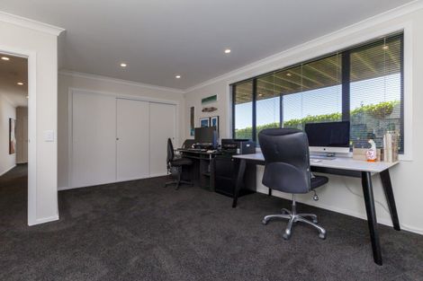 Photo of property in 3 Hihi Place, Waikanae, 5036