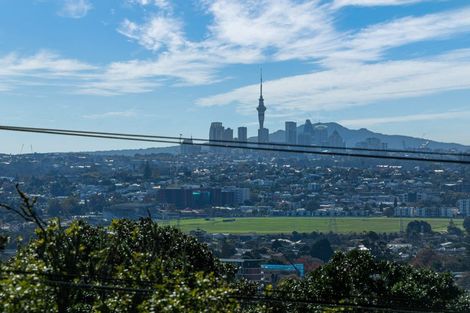 Photo of property in 71 Pleasant Road, Glen Eden, Auckland, 0602