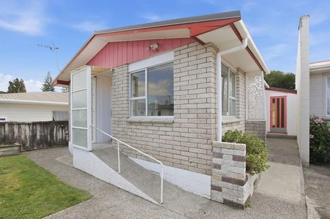 Photo of property in 14 Huatoki Street, Vogeltown, New Plymouth, 4310