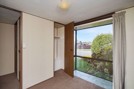 Photo of property in 49 Oldwood Street, Bishopdale, Christchurch, 8053