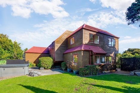 Photo of property in 16 James Cook Drive, Whitby, Porirua, 5024