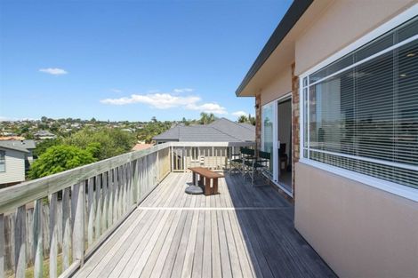 Photo of property in 22 Bluebird Crescent, Unsworth Heights, Auckland, 0632