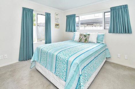 Photo of property in 21 Stranraer Crescent, Wattle Downs, Auckland, 2103