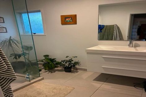 Photo of property in 13b Rodney Road, Northcote Point, Auckland, 0627