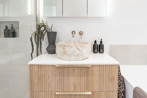 Photo of property in 10c Long Street, Raglan, 3225