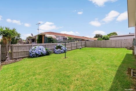 Photo of property in 143 Botany Road, Botany Downs, Auckland, 2010