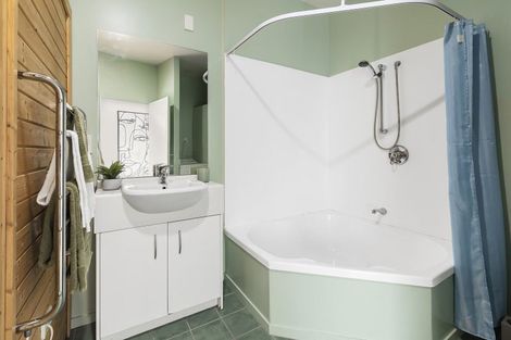 Photo of property in Stadium Garden Flats, 410/107 Thorndon Quay, Pipitea, Wellington, 6011