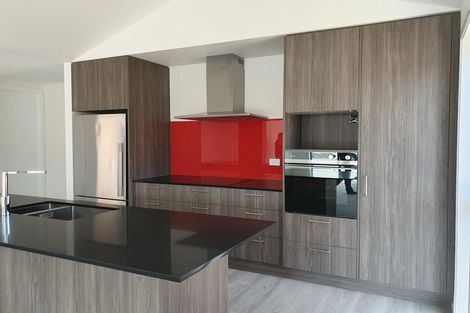 Photo of property in 18 Vintage Drive, Henderson, Auckland, 0612