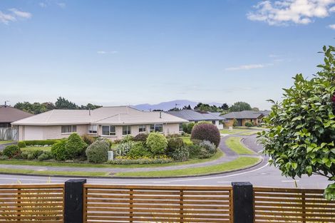 Photo of property in 127 Realm Drive, Paraparaumu, 5032