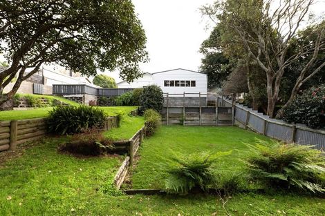 Photo of property in 7 Peace Avenue, Moturoa, New Plymouth, 4310