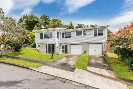 Photo of property in 8 Wilmshurst Place, Tawa, Wellington, 5028