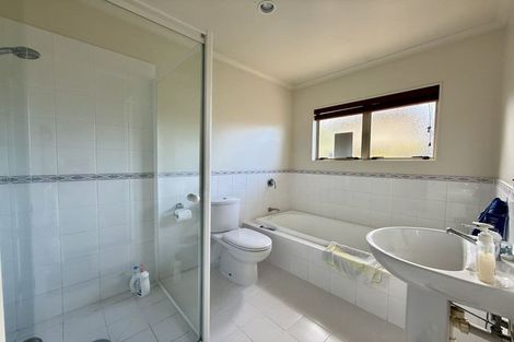 Photo of property in 6 Buncrana Place, Pinehill, Auckland, 0632