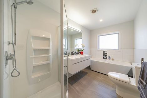 Photo of property in 9a Marlborough Street, Silverstream, Upper Hutt, 5019