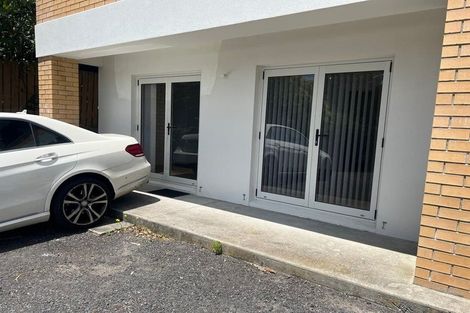 Photo of property in 19a Sunnyside Road, Sunnyvale, Auckland, 0612