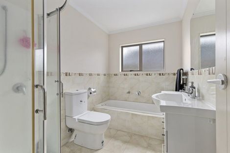 Photo of property in 15 Ribbonwood Close, Te Kauwhata, 3710