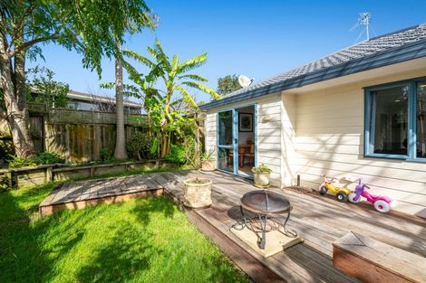 Photo of property in 23 Jelas Road, Red Beach, 0932