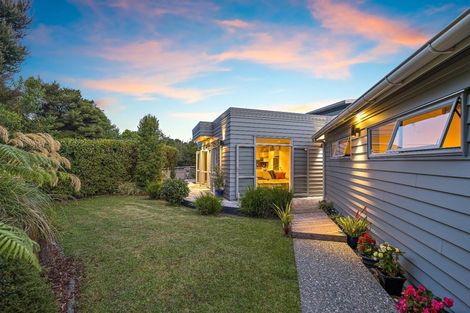 Photo of property in 8 Graceview Way, West Harbour, Auckland, 0618