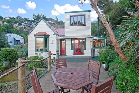 Photo of property in 20 Hawkhurst Road, Lyttelton, 8082
