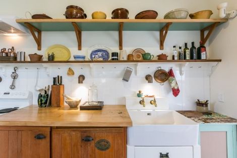 Photo of property in Finnis House, 31 Napier Terrace, Hospital Hill, Napier, 4110