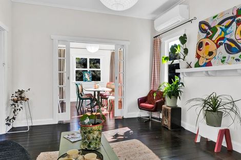 Photo of property in 87 South Road, Manaia, 4612