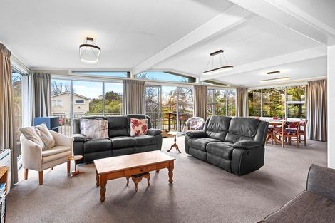 Photo of property in 18 Oakfield Street, Burnside, Christchurch, 8053