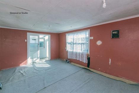 Photo of property in 4 Freyberg Street, Levin, 5510