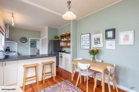 Photo of property in 213 Te Moana Road, Waikanae, 5036