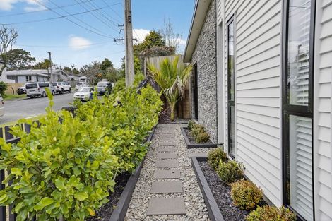 Photo of property in 57b Hogans Road, Glenfield, Auckland, 0629