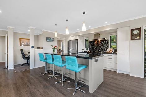 Photo of property in 69 Hillcrest Road, Hatfields Beach, Orewa, 0931