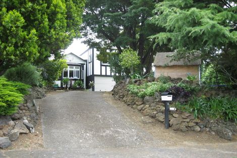 Photo of property in 8 Woodward Avenue, Mangere Bridge, Auckland, 2022