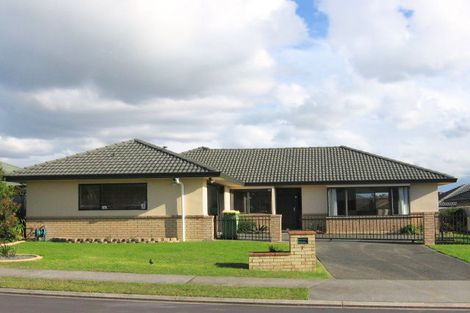 Photo of property in 7 Mulroy Place, East Tamaki Heights, Auckland, 2016