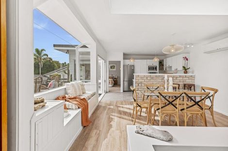 Photo of property in 27 Hebron Road, Waiake, Auckland, 0630