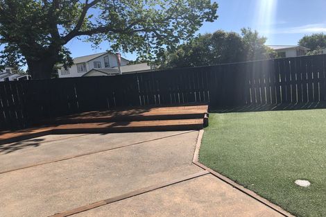 Photo of property in 17 Bluegum Road, Paraparaumu Beach, Paraparaumu, 5032