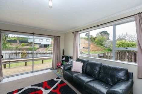 Photo of property in 11 Warkworth Grove, Bell Block, New Plymouth, 4312