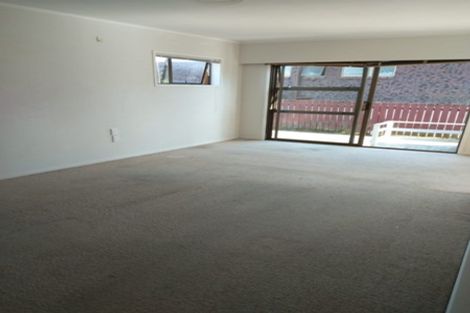 Photo of property in 1/9 Thorburn Avenue, Red Beach, 0932