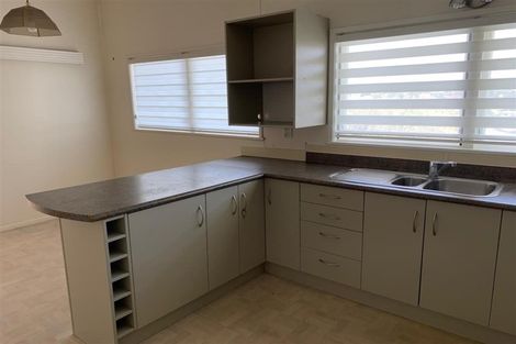 Photo of property in 10 Kennedy Avenue, Forrest Hill, Auckland, 0620