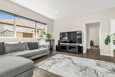 Photo of property in 21 Jeroboam Loop, Kumeu, 0810