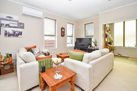 Photo of property in 30a Gills Avenue, Papakura, 2110