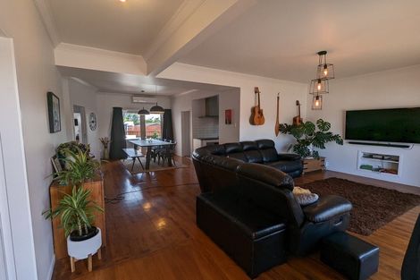 Photo of property in 16 Maxwell Avenue, Papatoetoe, Auckland, 2025