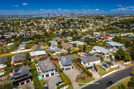 Photo of property in 13 Hume Drive, Hillcrest, Auckland, 0627